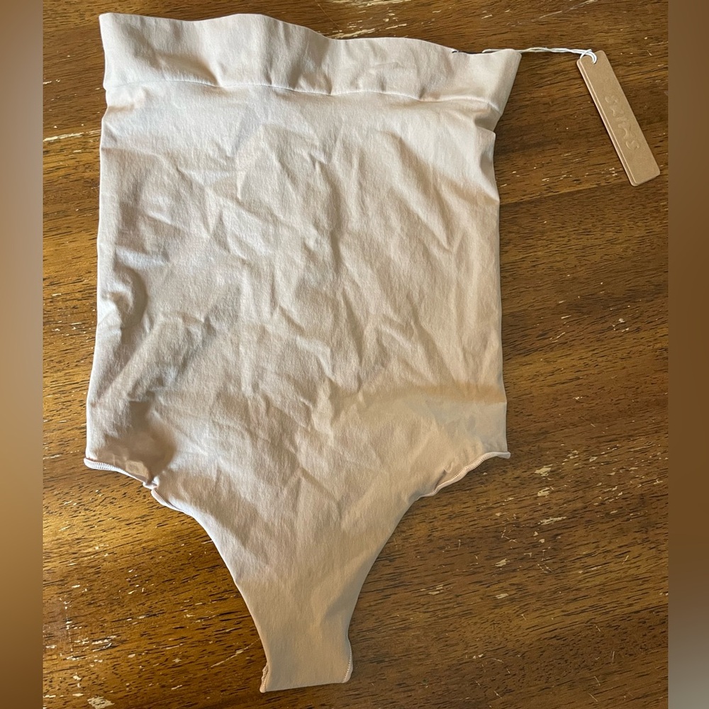 3X SKIMS Beige Everyday Sculpt High-Waist Thong- Clay Color- New with tags